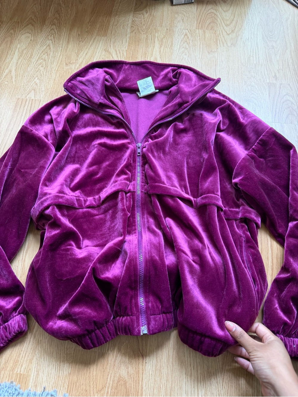 Velvet 90’s Zip-Up Jacket in Deep Magenta